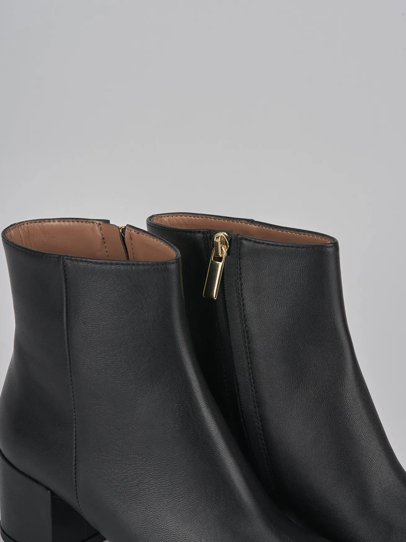 Stivaletti tacco 6cm pelle nero