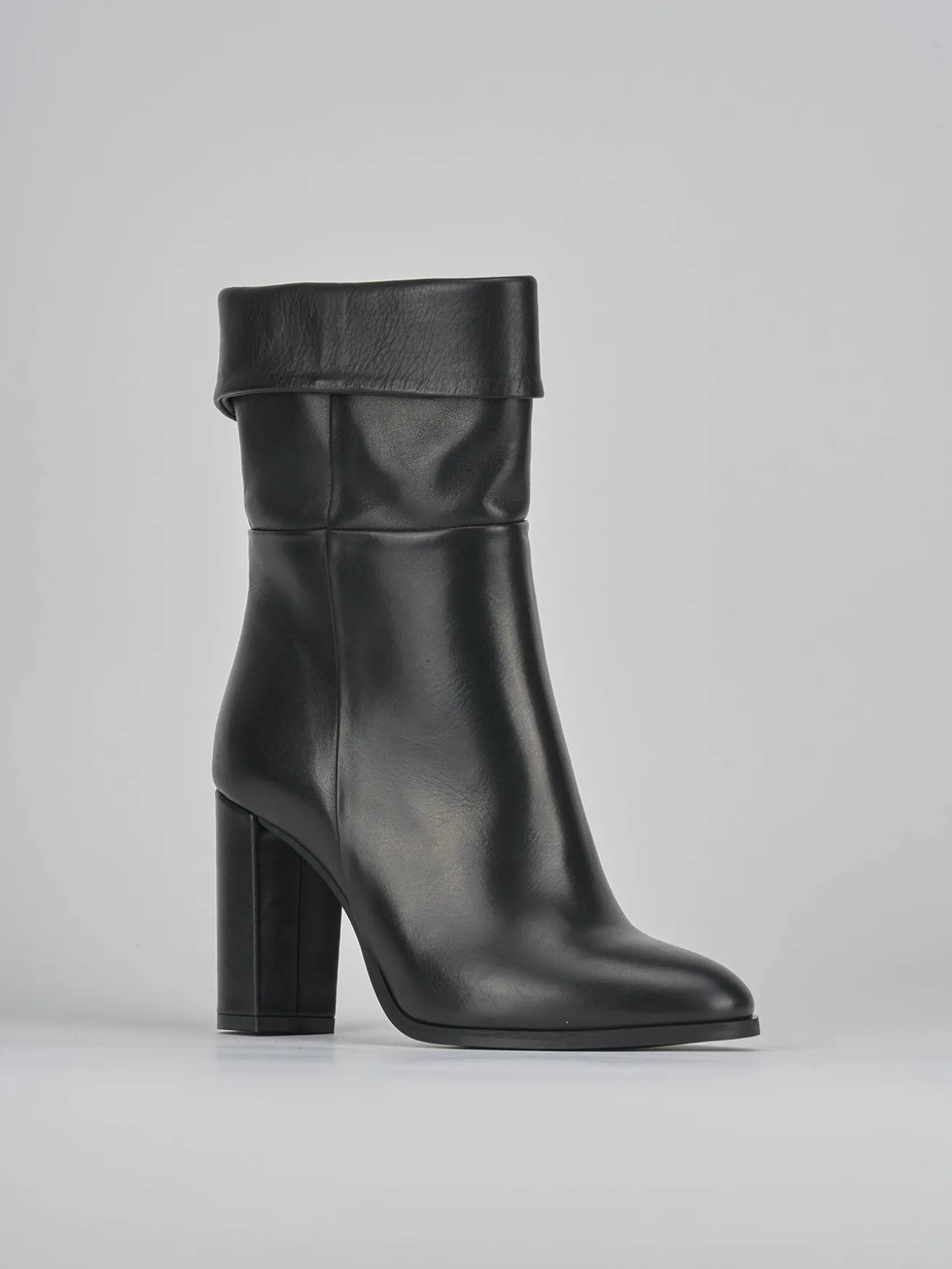 Stivaletti tacco 8cm pelle nero