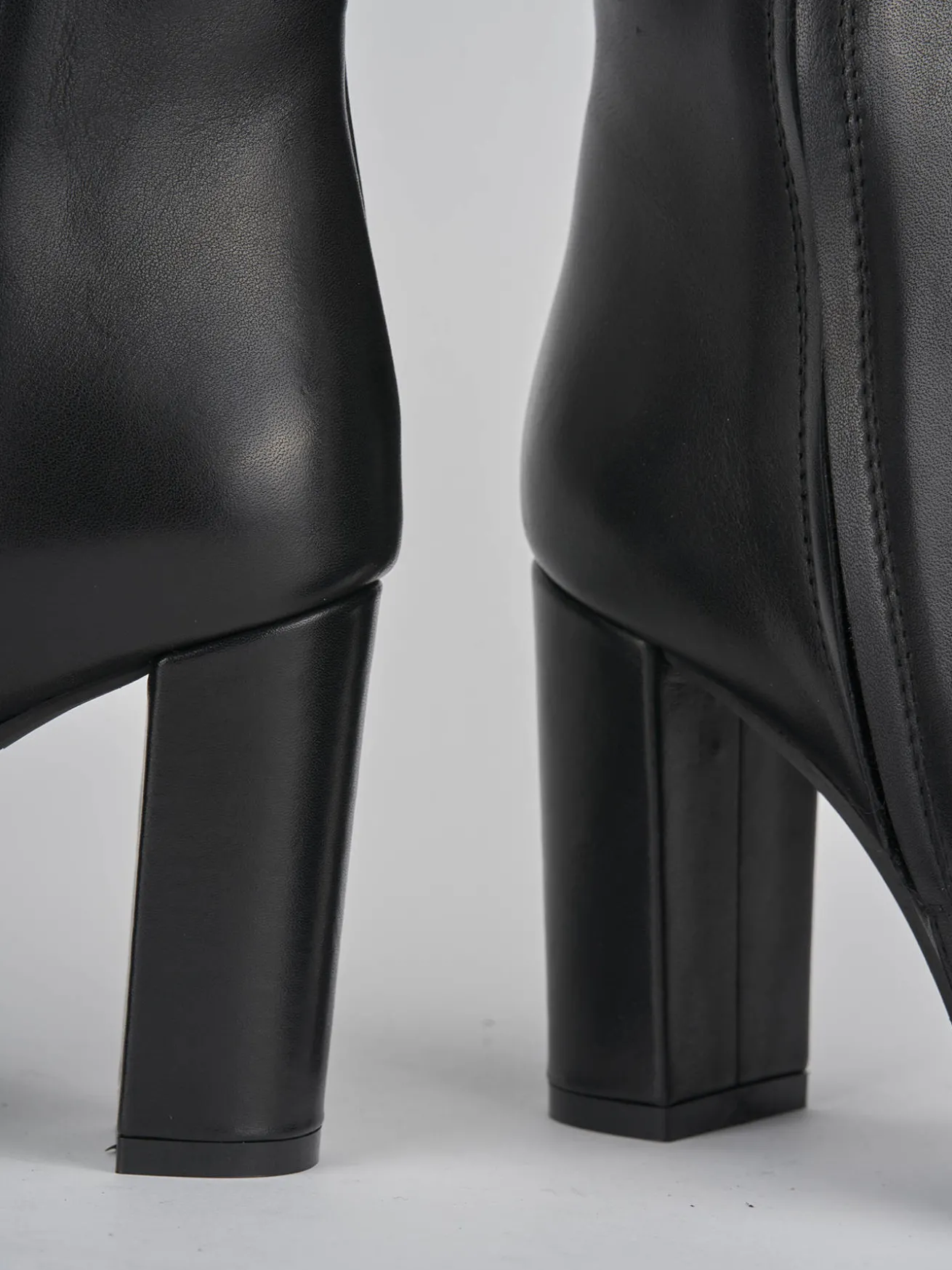 Stivaletti tacco 8cm pelle nero