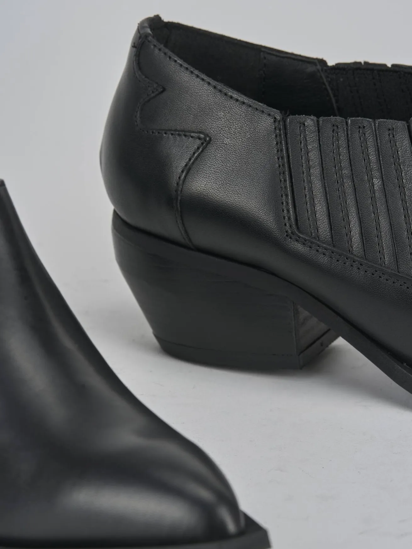 Stivaletti tacco 5cm pelle nero