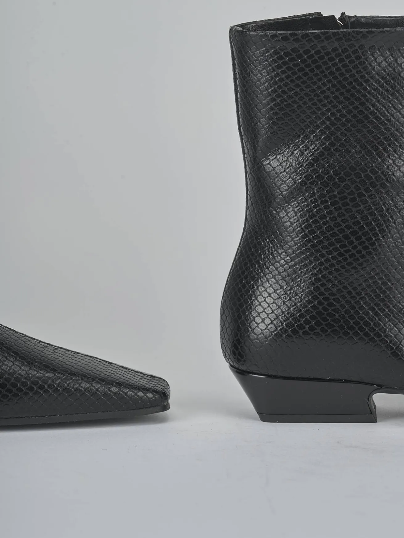 Stivaletti tacco 3cm pitone nero