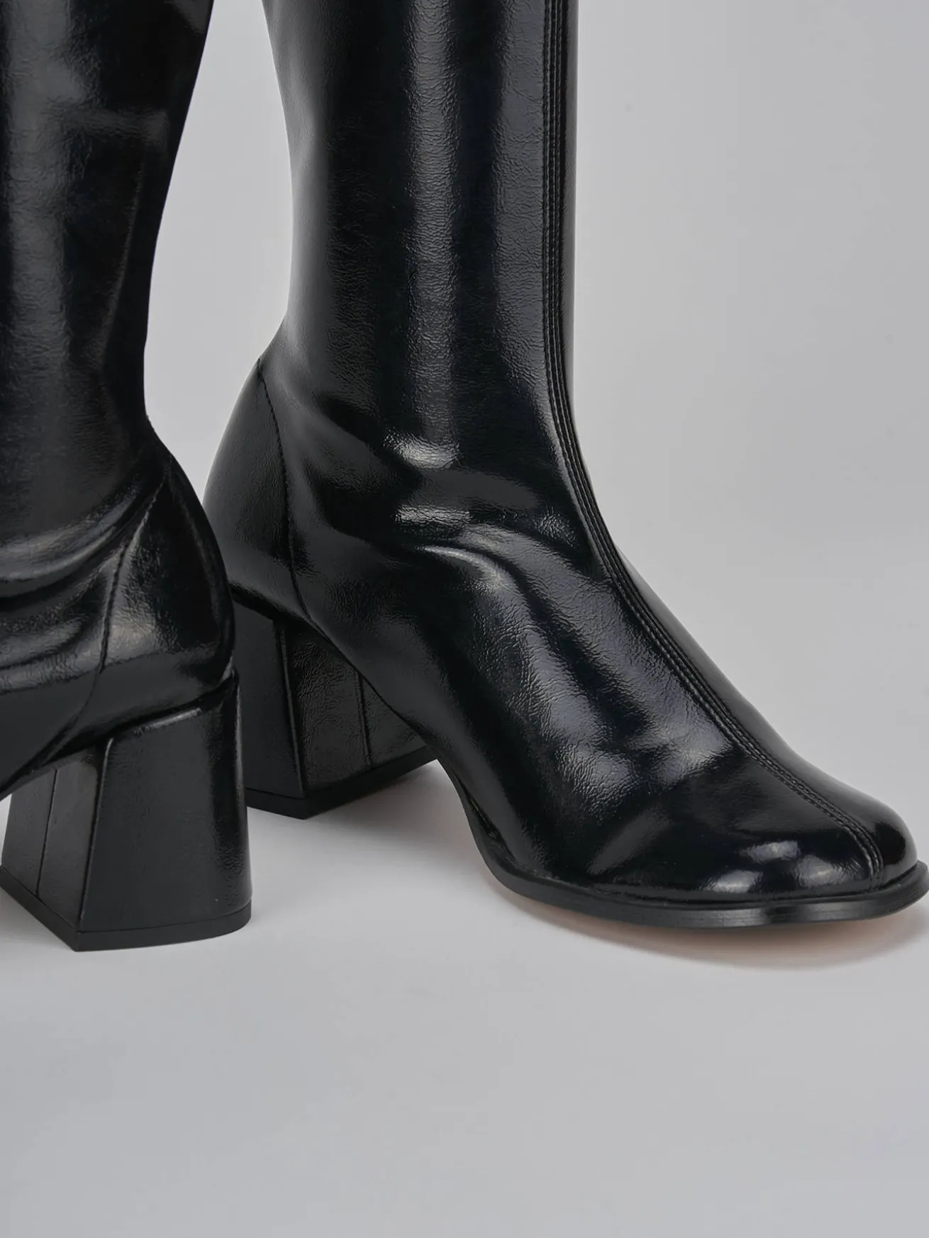 Stivaletti tacco 7cm vernice nero