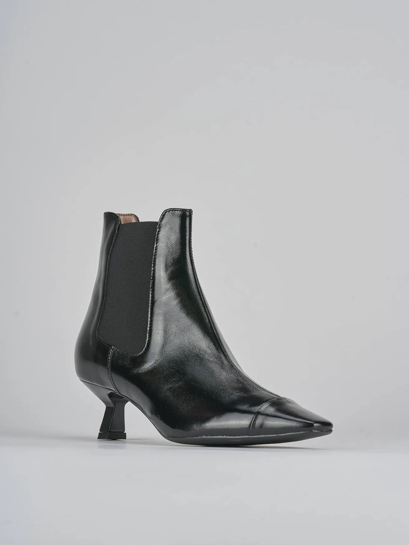 Stivaletti tacco 5cm vernice nero