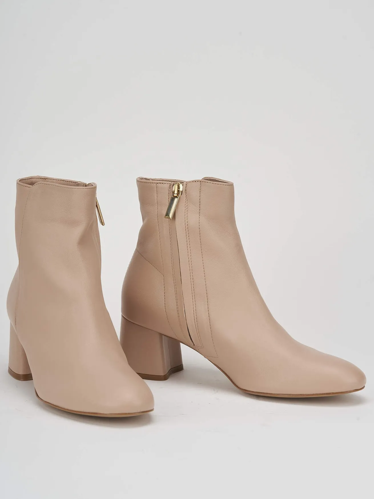 Stivaletto tacco 5 cm beige pelle