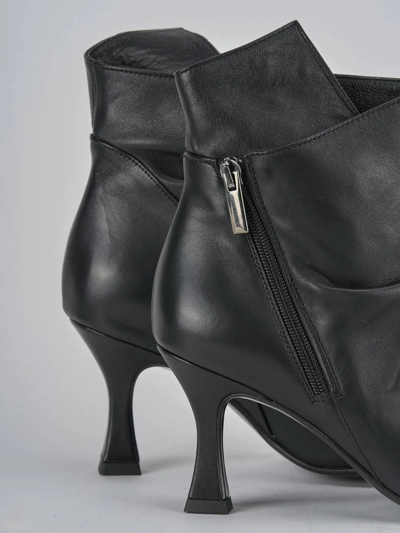 Stivaletto tacco 7 cm nero pelle