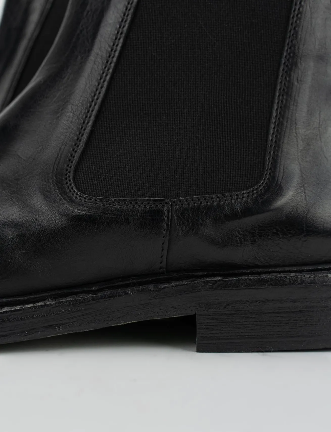 stivaletto tacco 2 cm nero