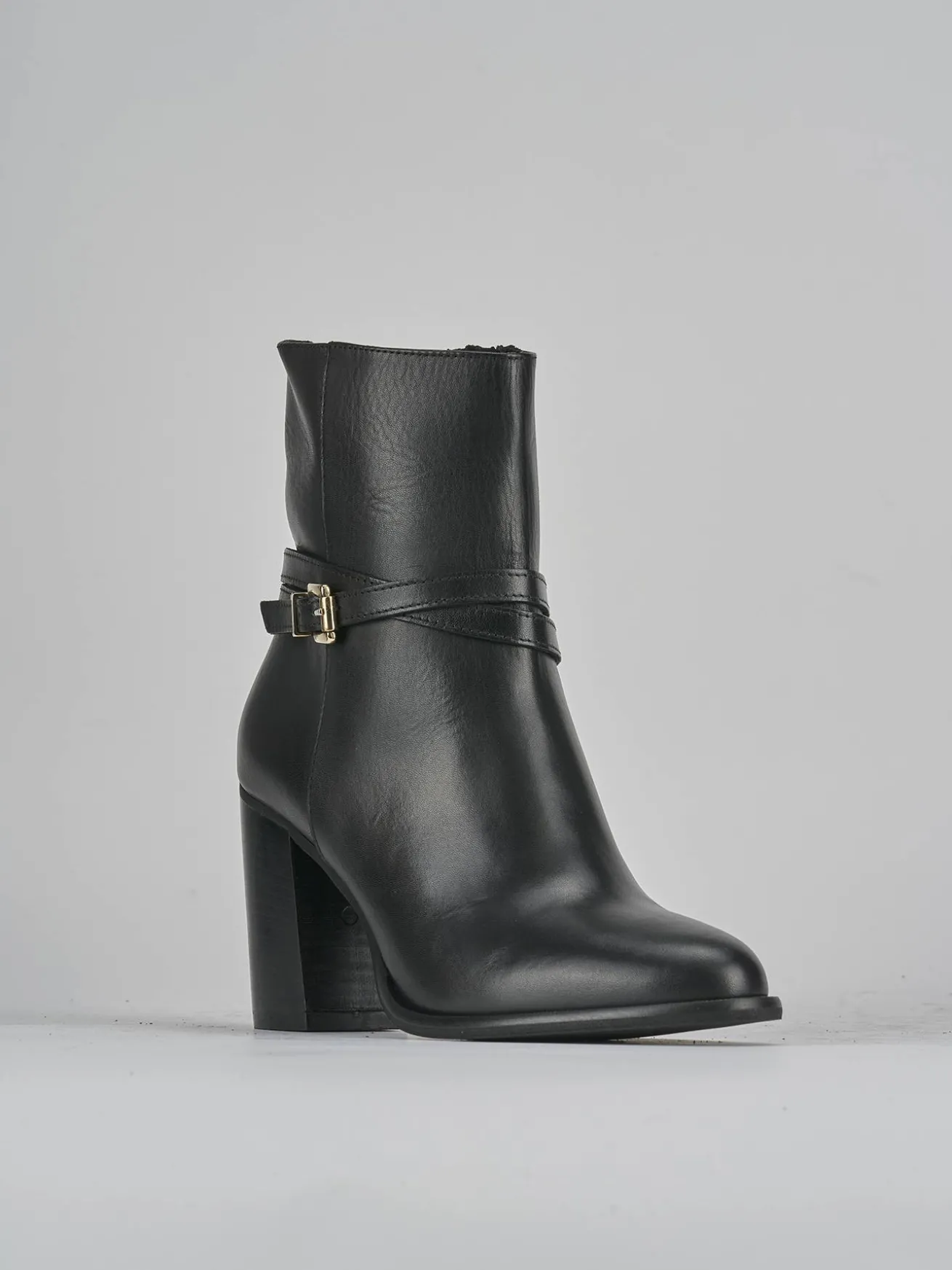 Stivaletto tacco 8 cm nero pelle