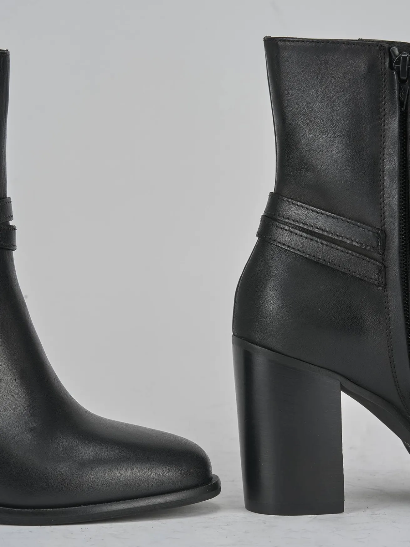 Stivaletto tacco 8 cm nero pelle