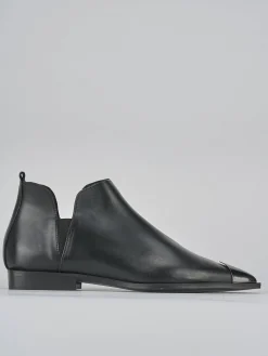 Stivaletto tacco 2 cm nero pelle