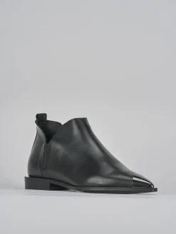 Stivaletto tacco 2 cm nero pelle