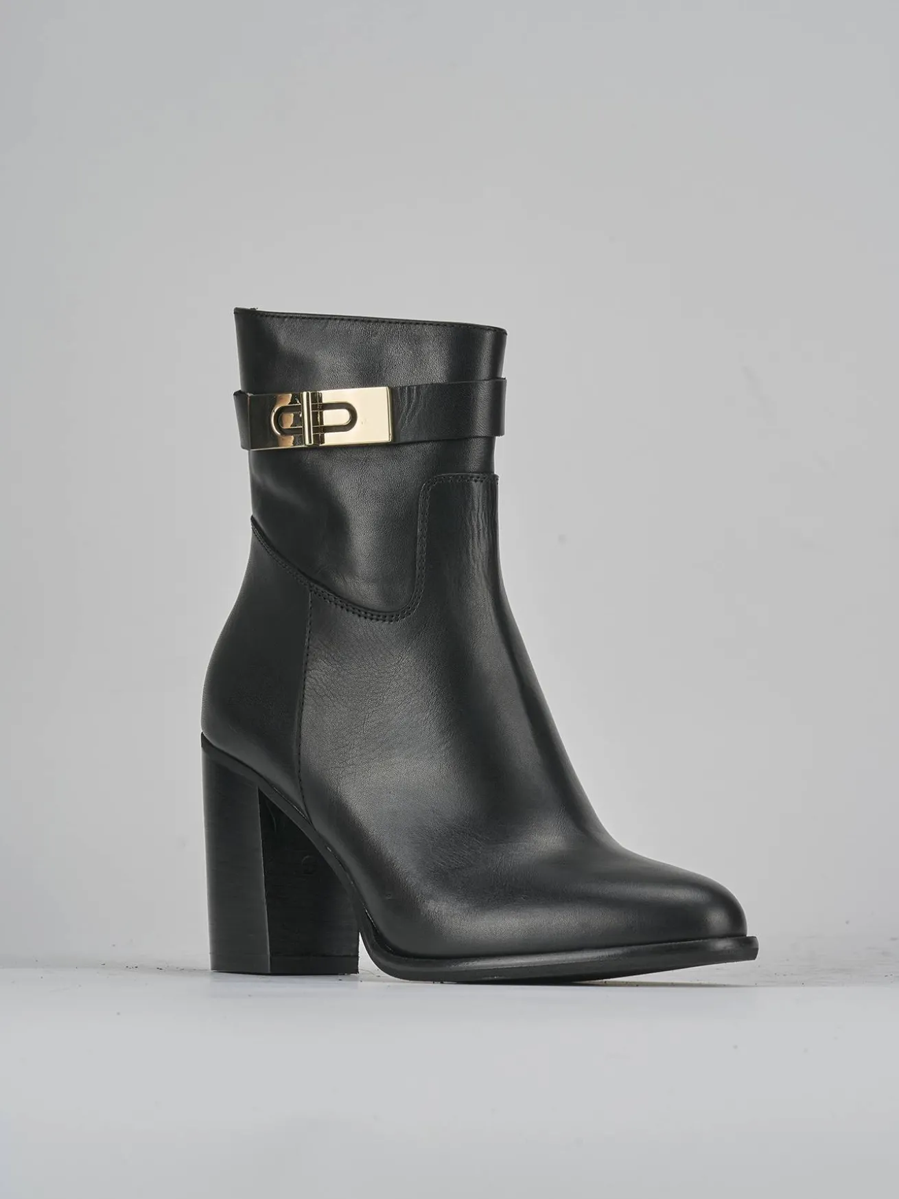 Stivaletto tacco 8 cm nero pelle