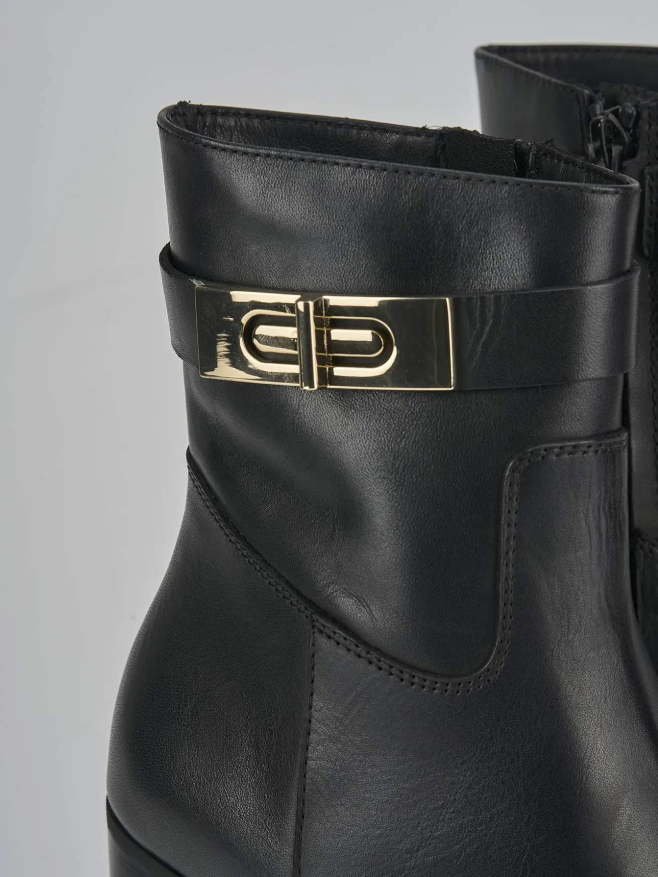 Stivaletto tacco 8 cm nero pelle