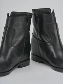 Stivaletto tacco 2 cm nero pelle