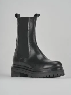 Stivaletto tacco 2 cm nero pelle