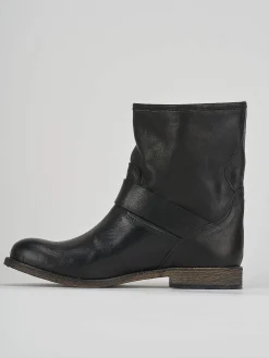 Stivaletto tacco 2 cm nero pelle