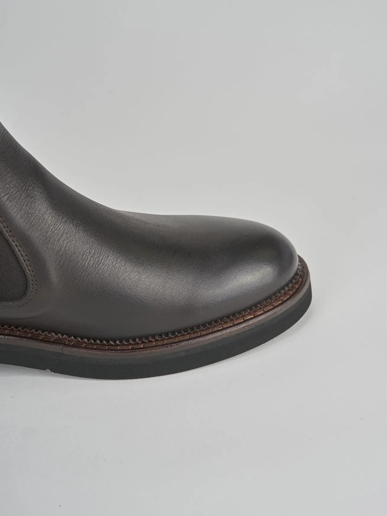 Stivaletto tacco 2 cm testa pelle