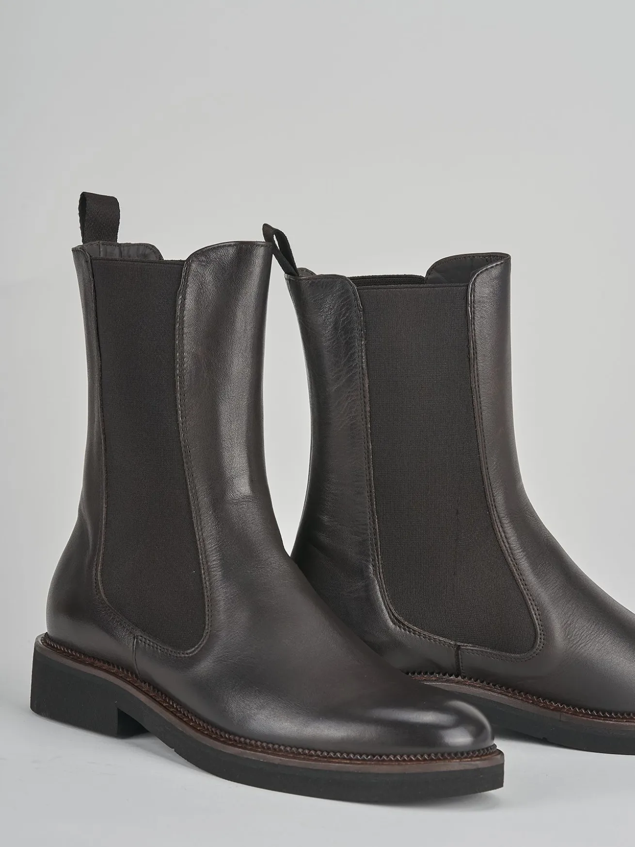 Stivaletto tacco 2 cm testa pelle