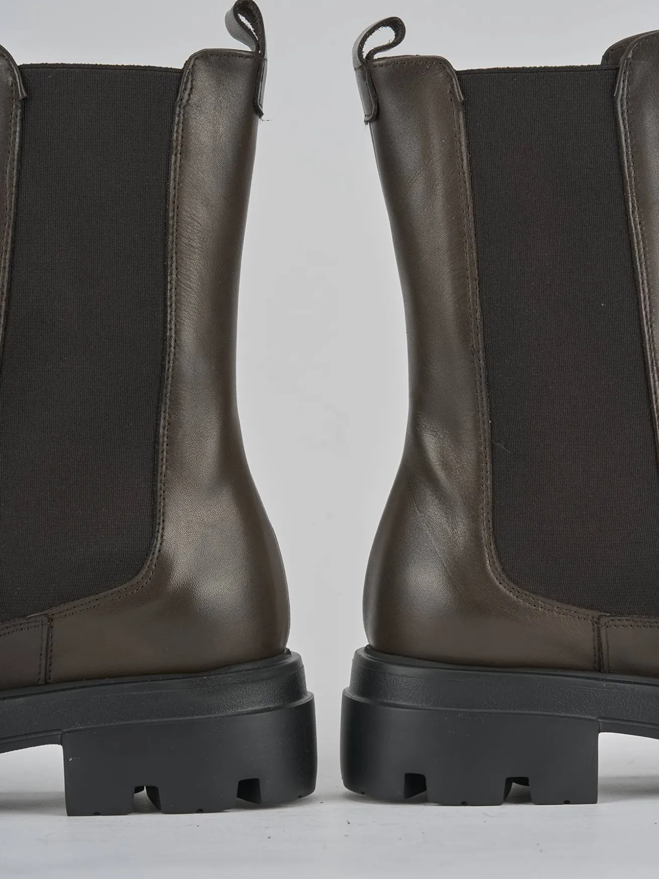 Stivaletto tacco 2 cm testa pelle