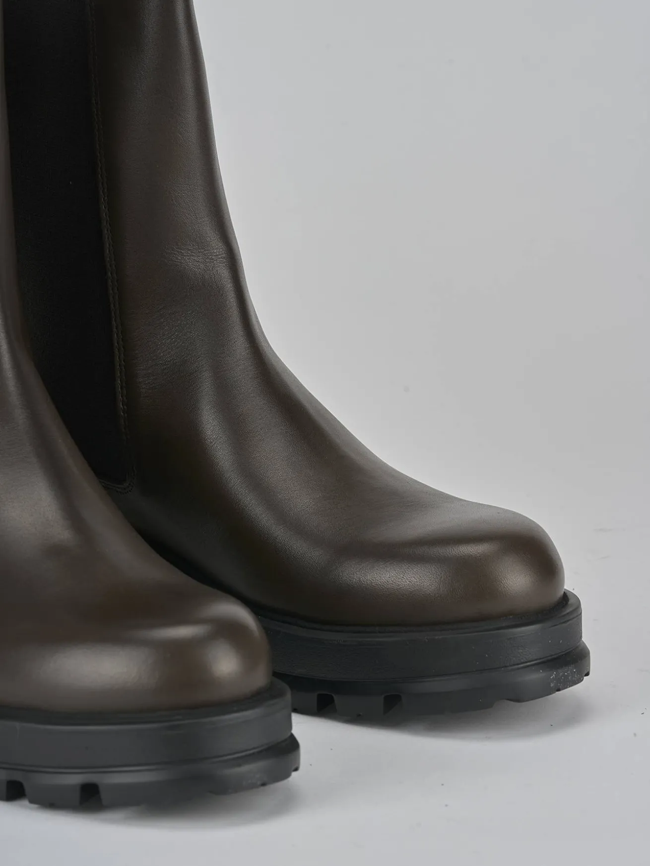 Stivaletto tacco 2 cm testa pelle