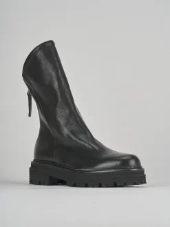 Stivaletto tacco 2cm nero pelle