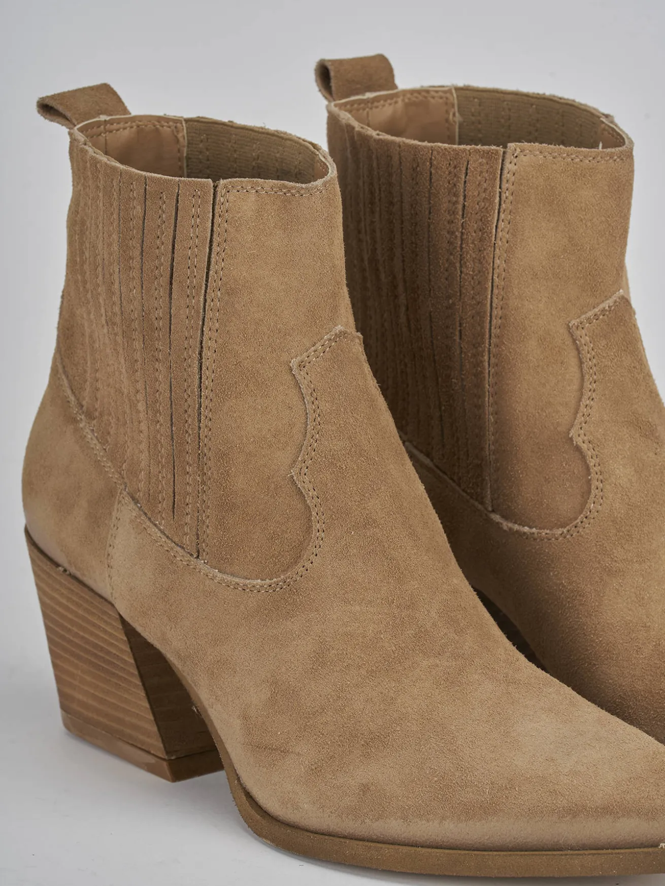 Stivaletto texano tacco 7 cm marrone camoscio