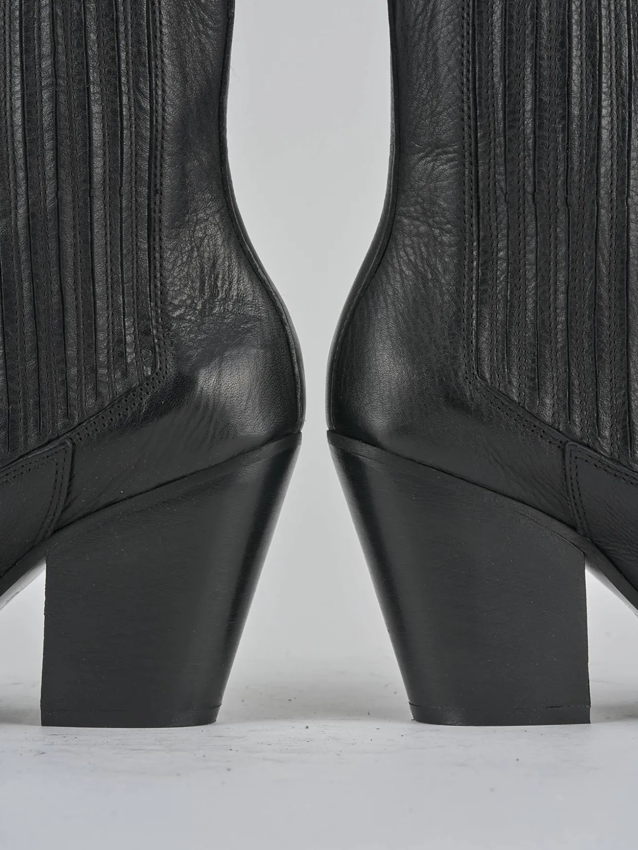 Stivaletto texano tacco 9 cm nero pelle