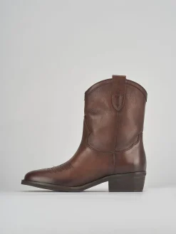 Stivaletto texano tacco 2 cm marrone pelle