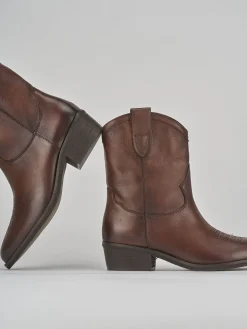 Stivaletto texano tacco 2 cm marrone pelle