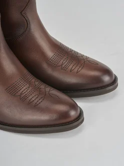 Stivaletto texano tacco 2 cm marrone pelle