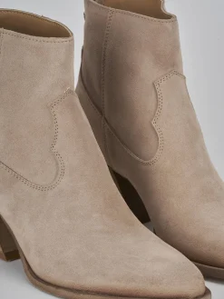 Stivaletto texano tacco 6 cm beige camoscio