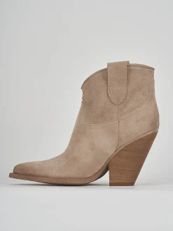 Stivaletto texano tacco 7 cm beige camoscio
