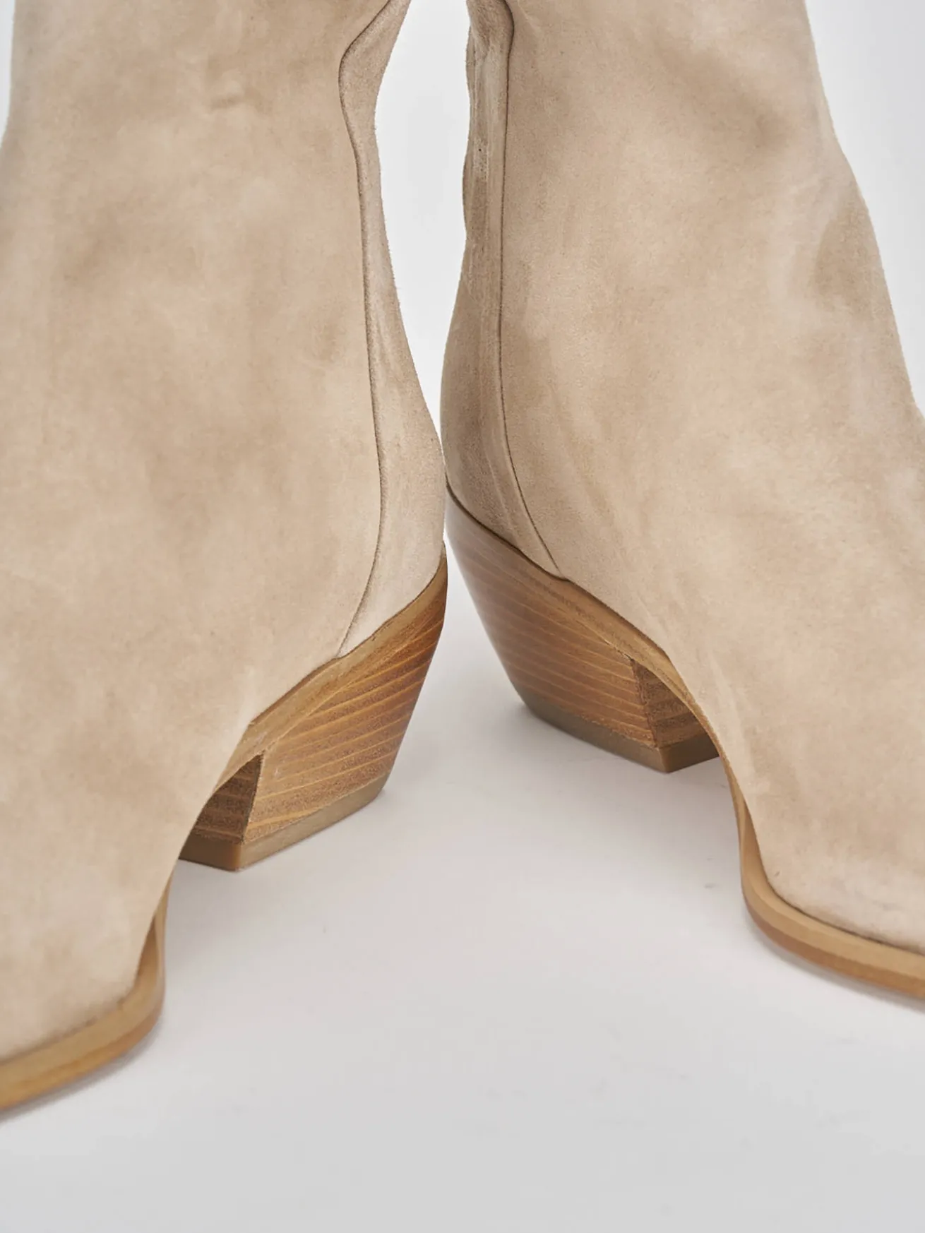 Stivaletto texano tacco 3 cm beige camoscio