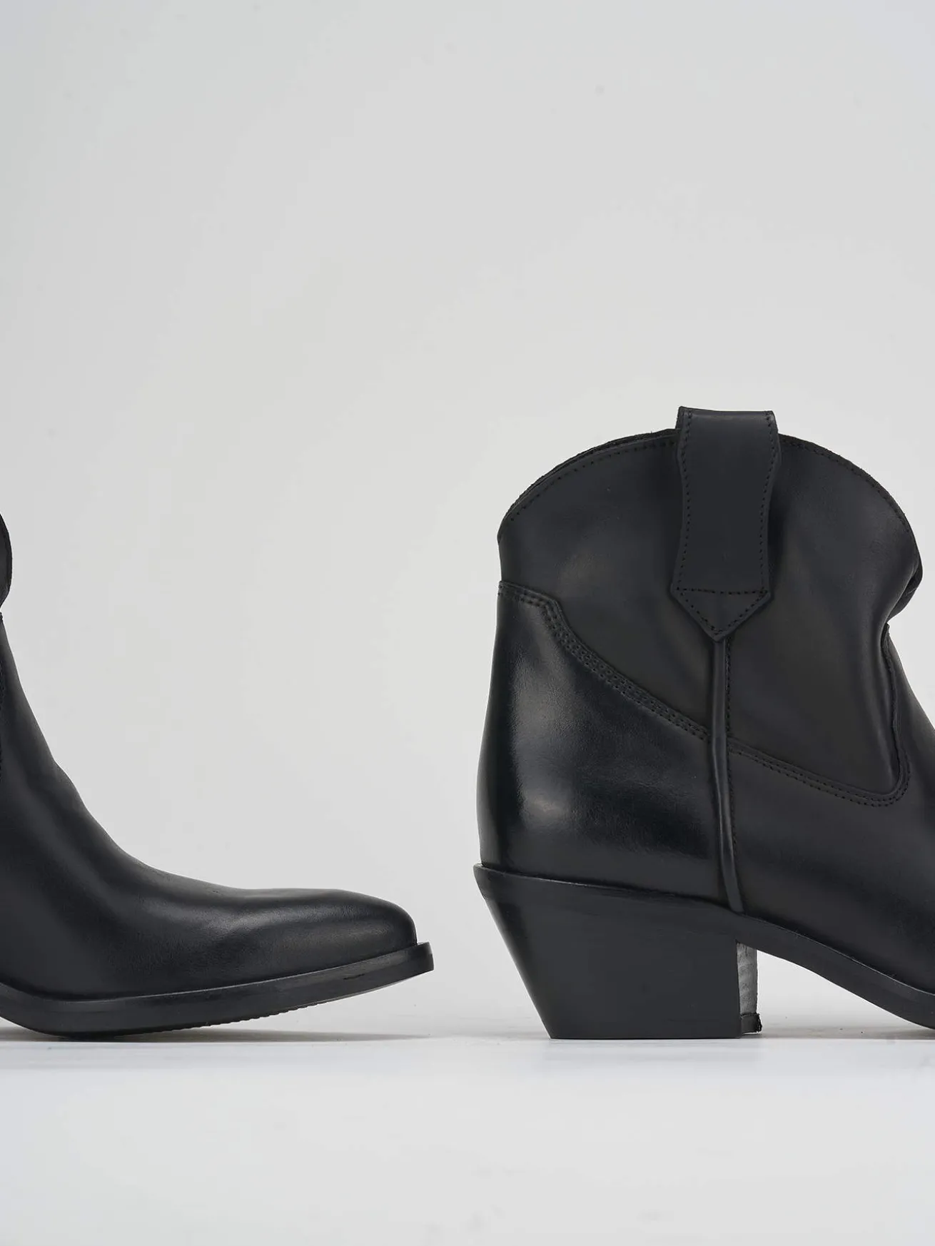 Stivaletto texano tacco 5 cm nero pelle