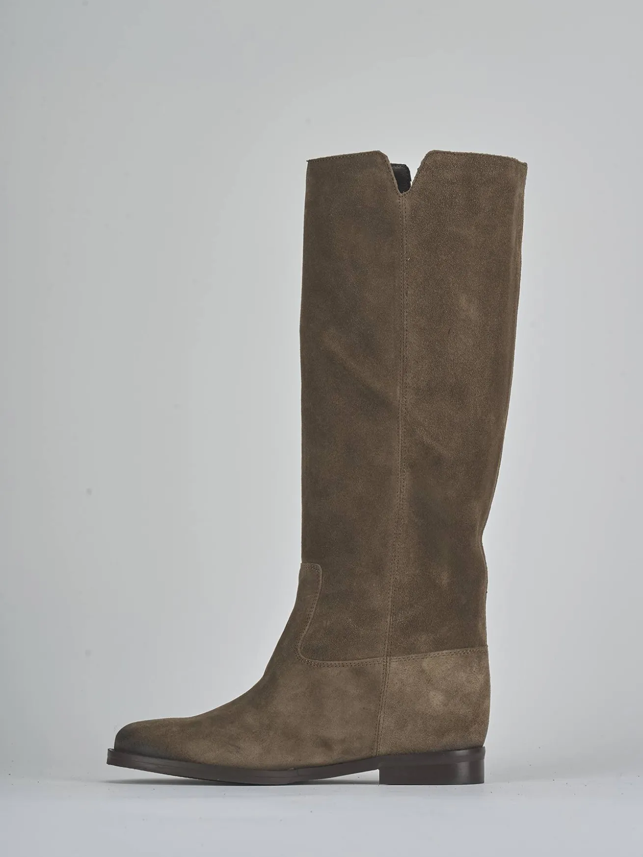 Stivali tacco 2cm camoscio beige