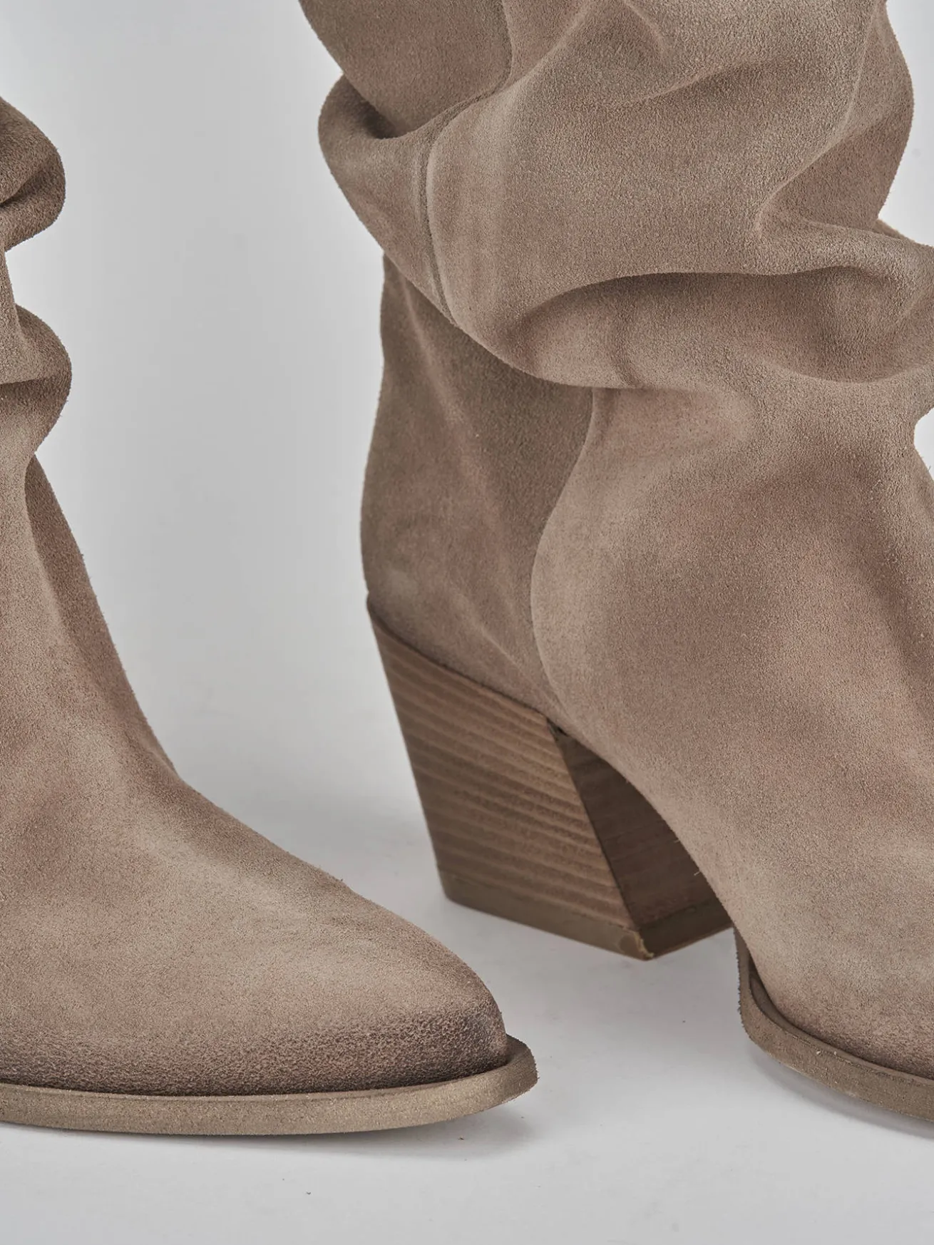 Stivali tacco 7cm camoscio beige