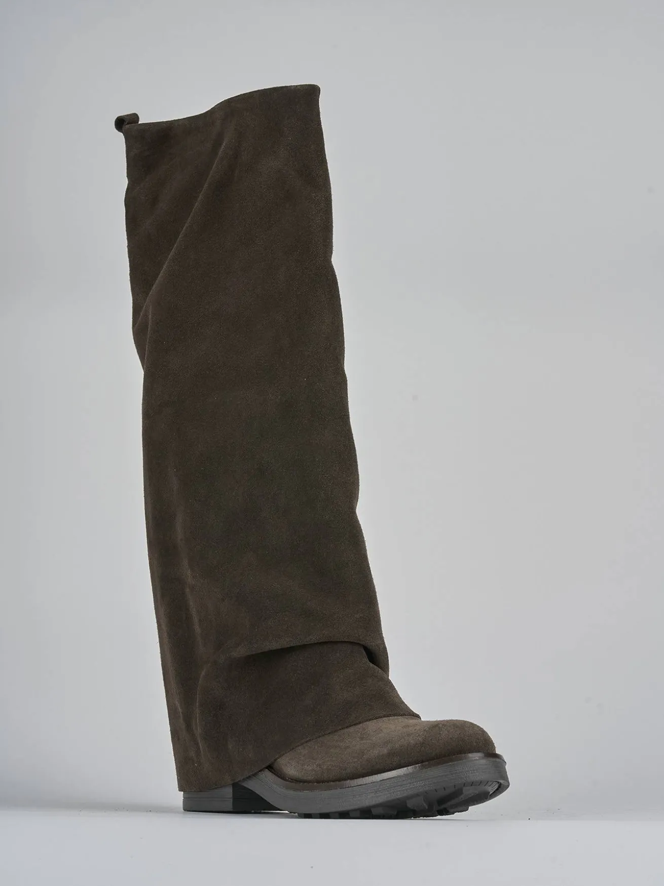 Stivali tacco 3cm camoscio testa