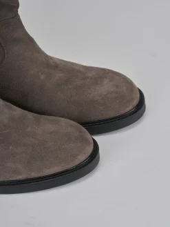 Stivali tacco 2cm camoscio beige