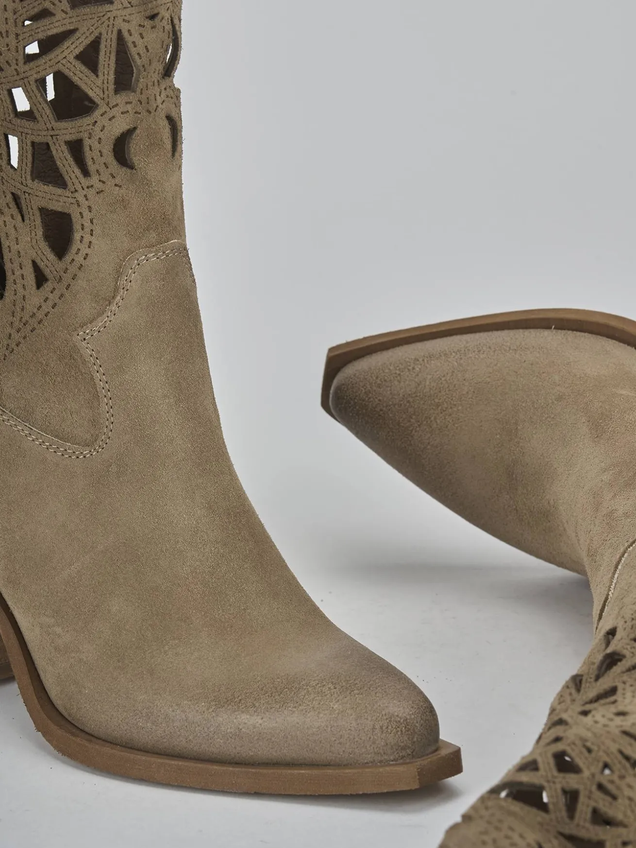 Stivali tacco 7cm camoscio beige