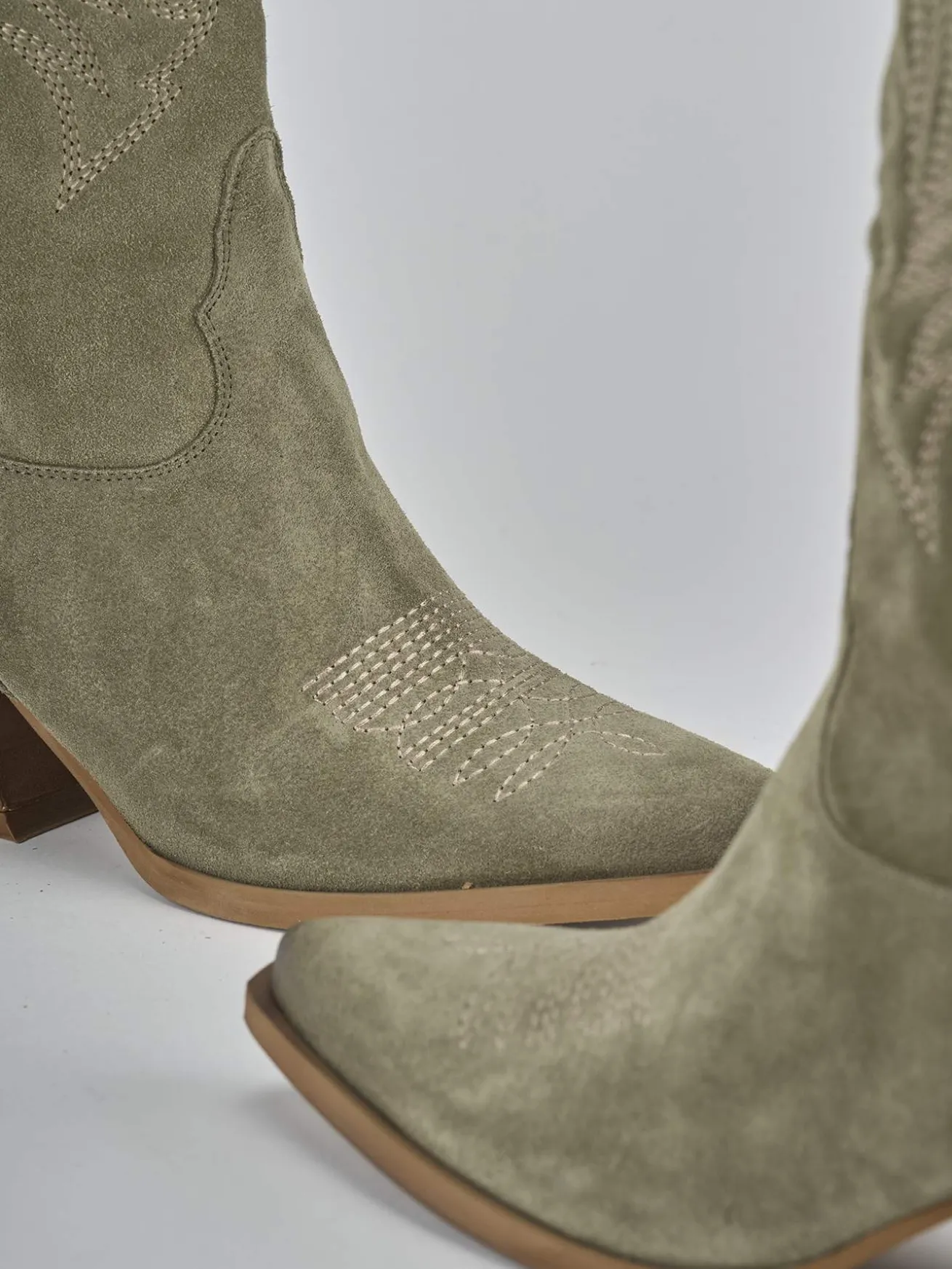 Stivali tacco 7cm camoscio verde
