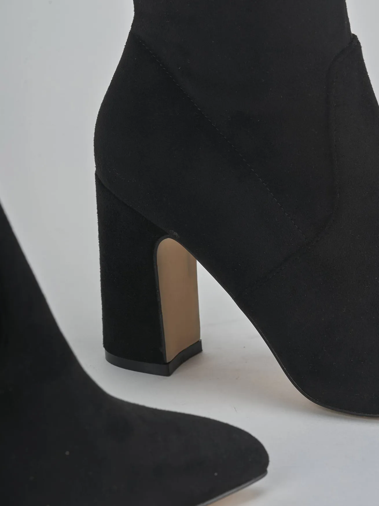 Stivali tacco 9cm camoscio sostenible nero