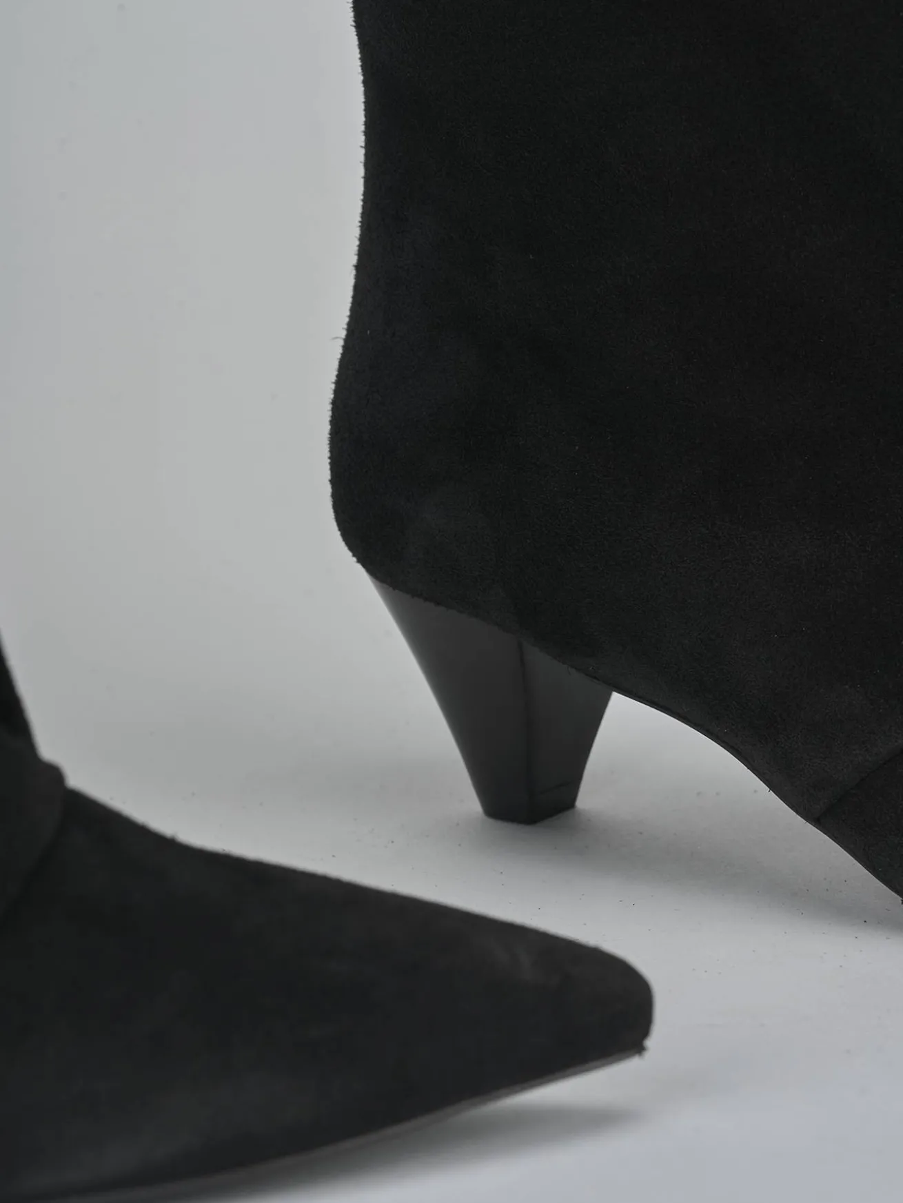 Stivali tacco 4cm camoscio nero