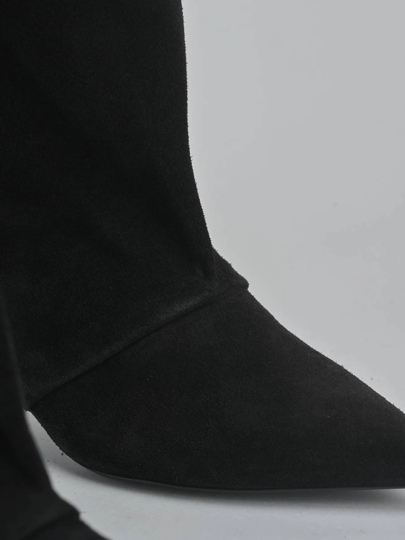 Stivali tacco 4cm camoscio nero
