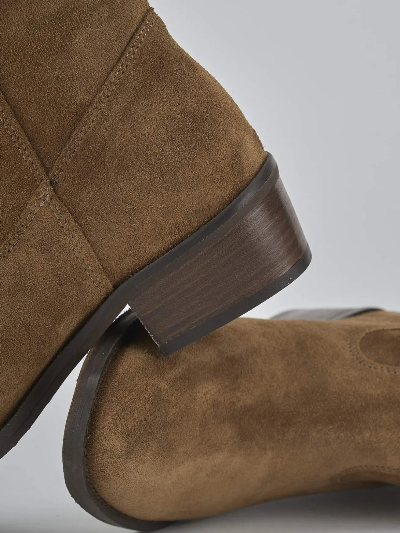 Stivali tacco 3cm camoscio marrone