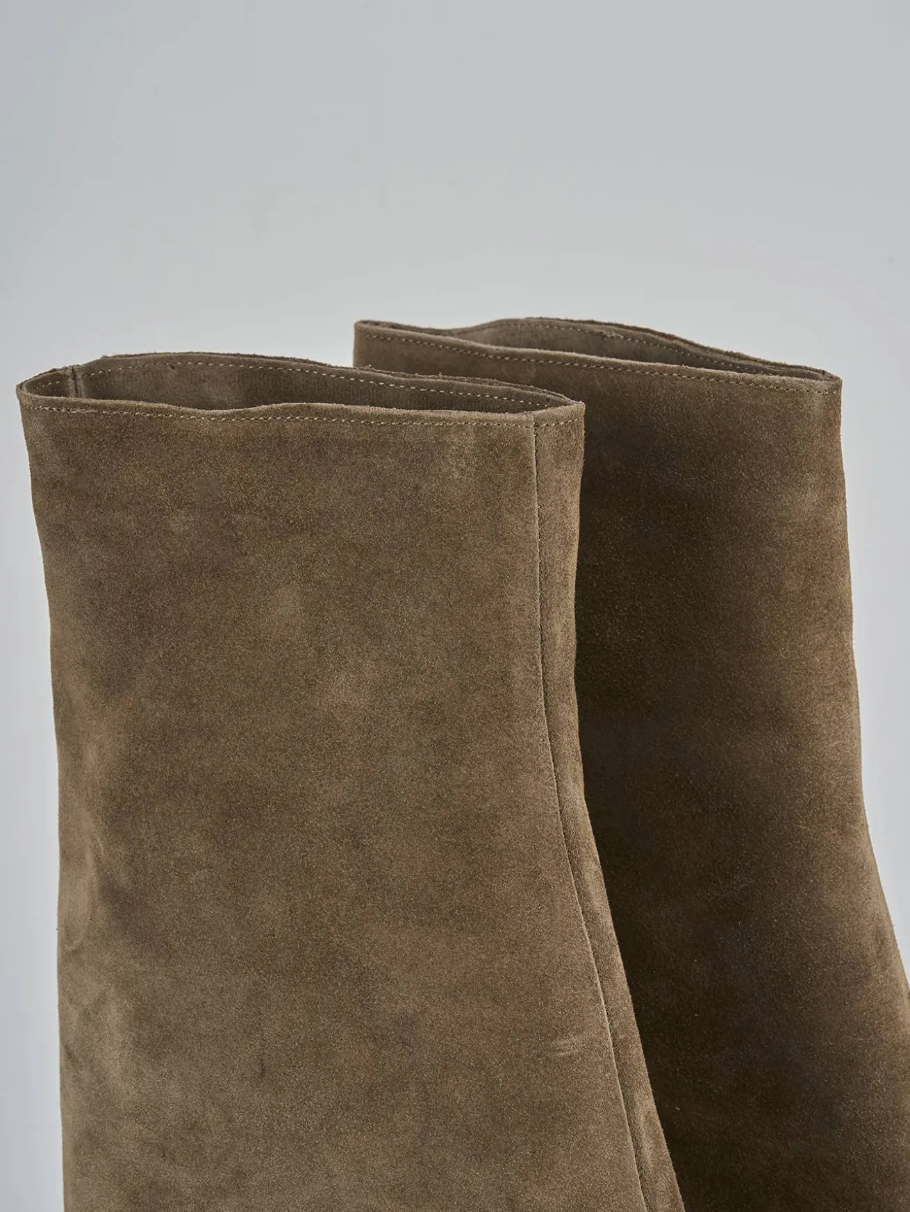 Stivali tacco 7cm camoscio beige