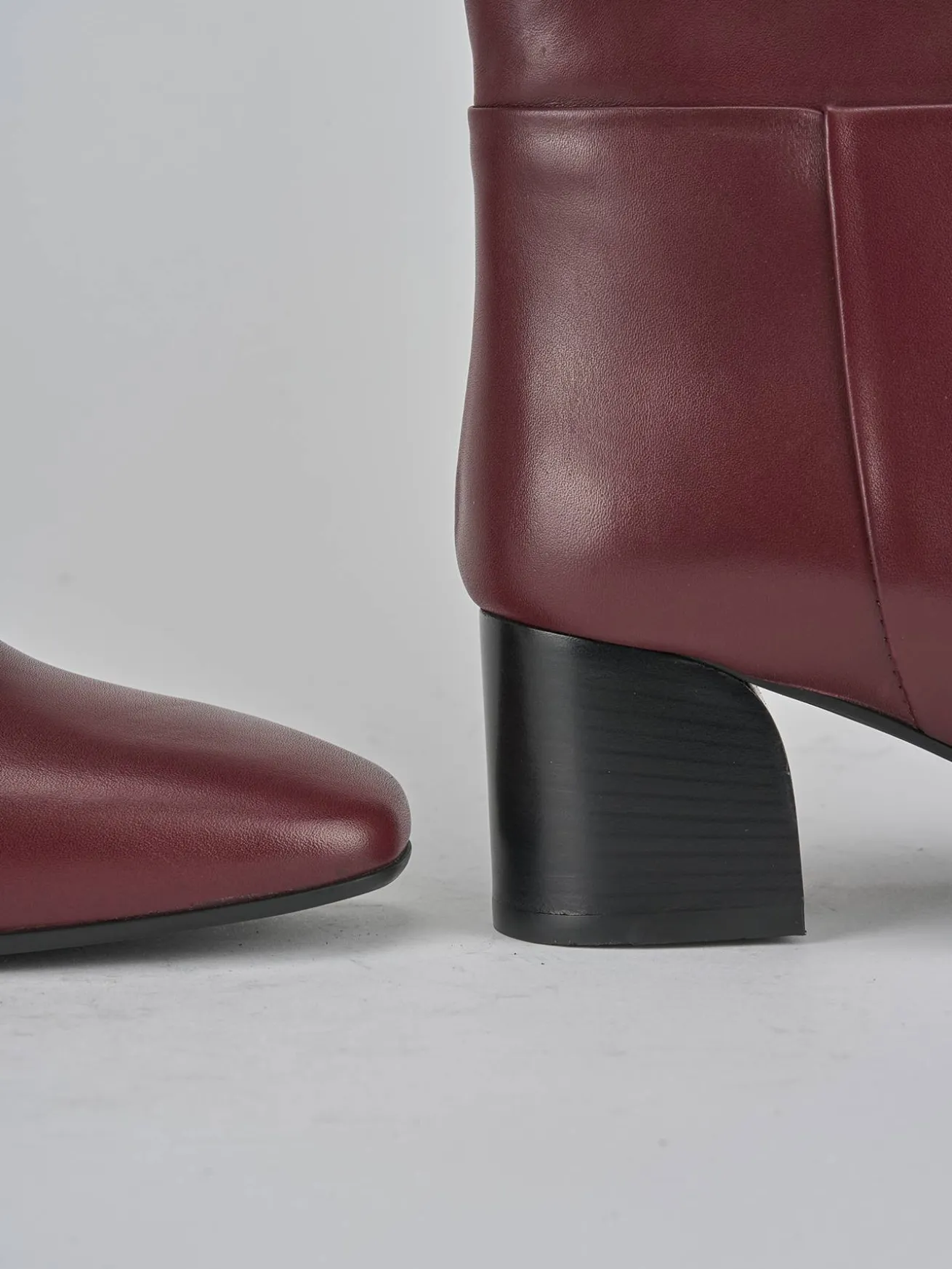 Stivali tacco 6cm pelle bordo'