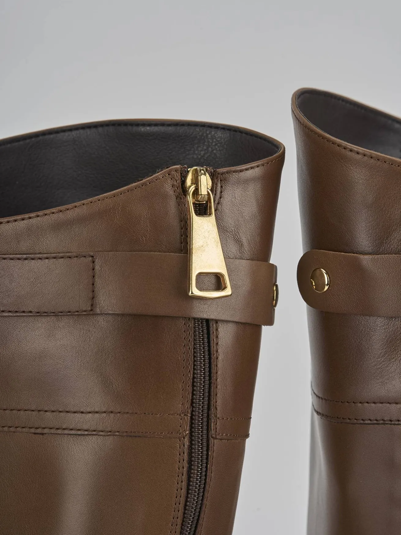 Stivali tacco 2cm pelle marrone