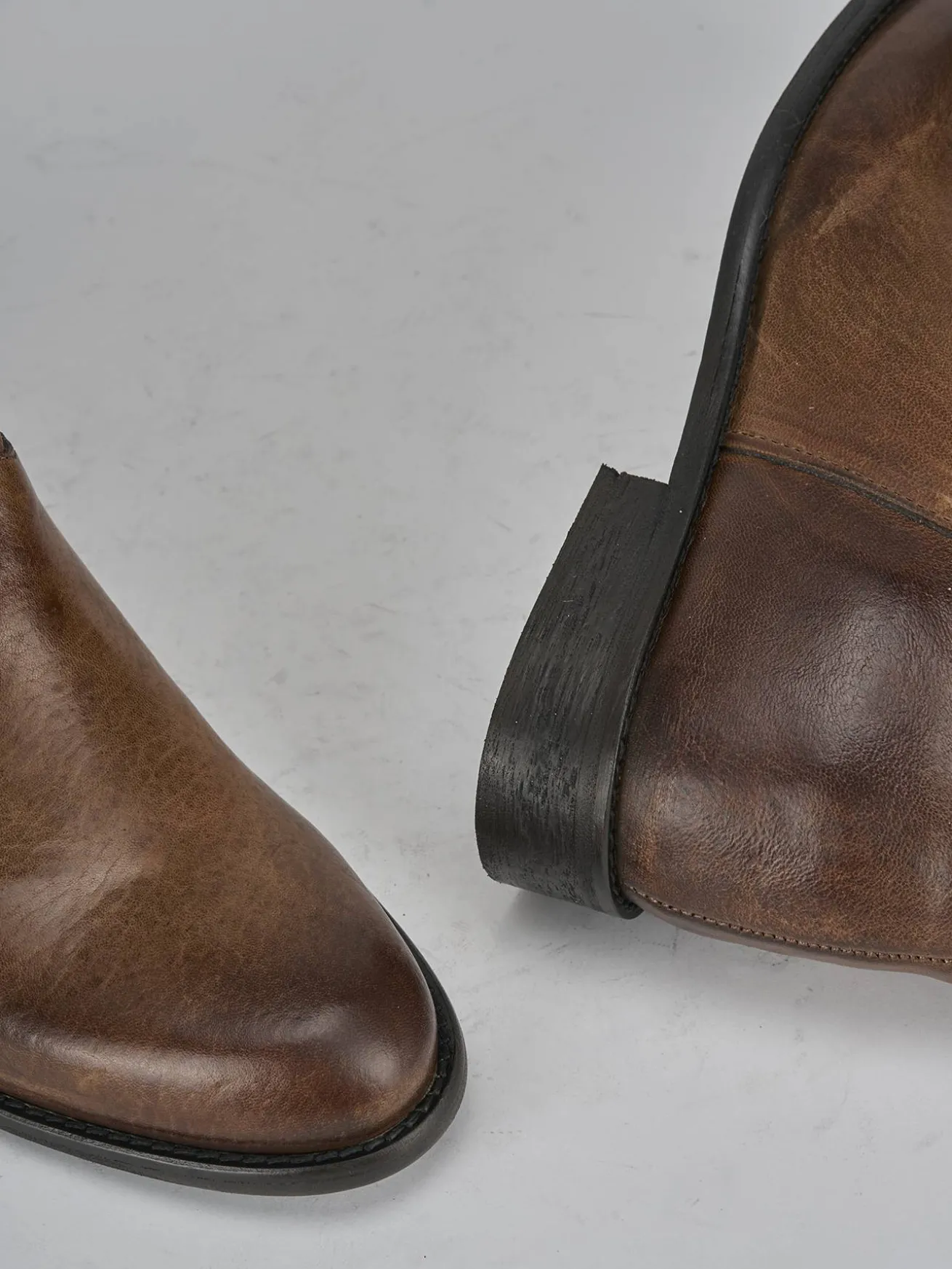 Stivali tacco 2cm pelle marrone