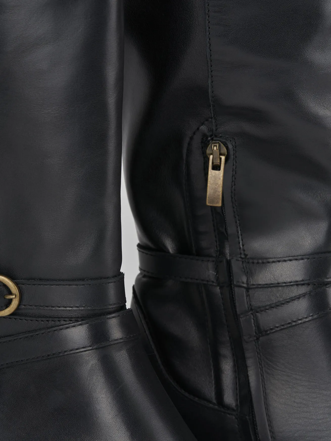 Stivali tacco 2cm pelle nero