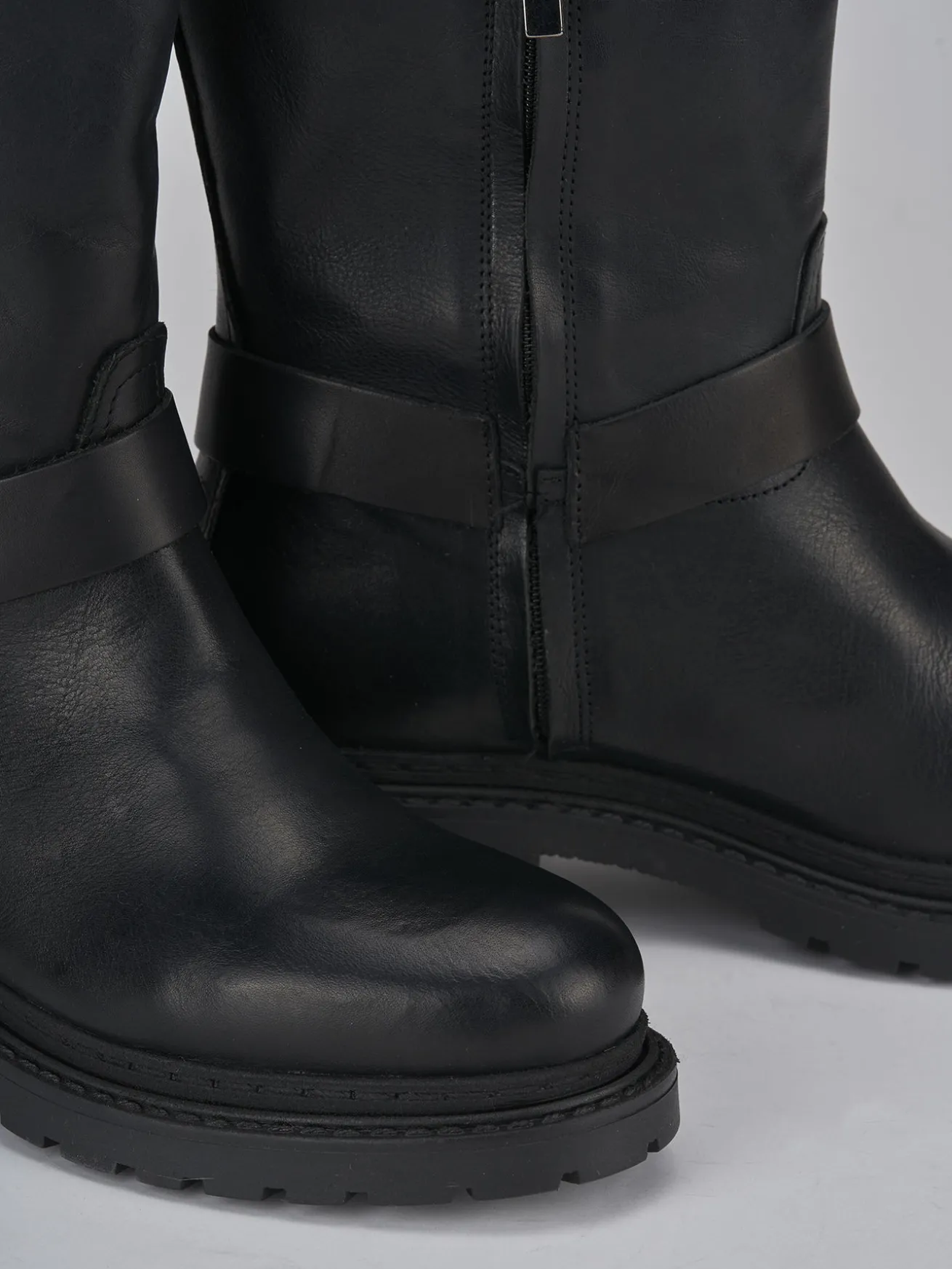 Stivali tacco 2cm pelle nero