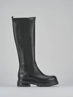 Stivali tacco 3cm pelle nero